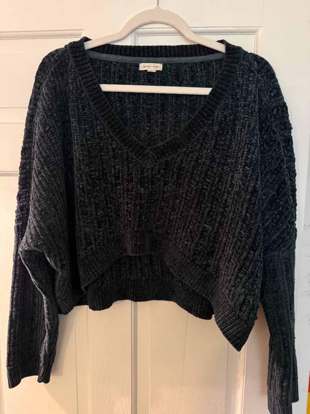 Green V Neck Cropped Knit Sweater, High-Low Cut  | L